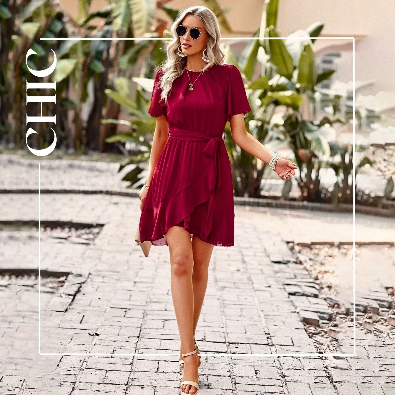 Femme qui porte une robe champetre bordeaux pour mariage