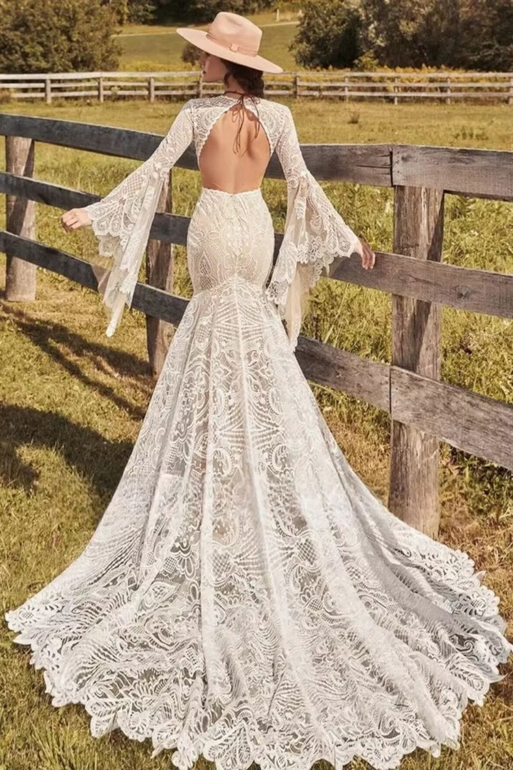 Robe de mariée bohème dentelle manches longues Ivoire / Sur mesure