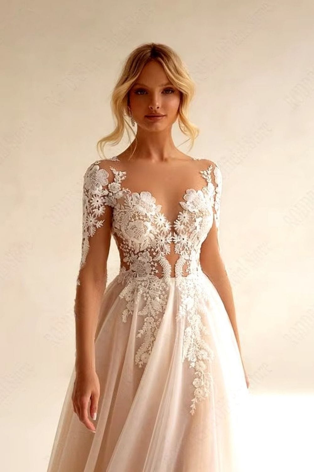 Robe de mariée fluide dentelle bohème